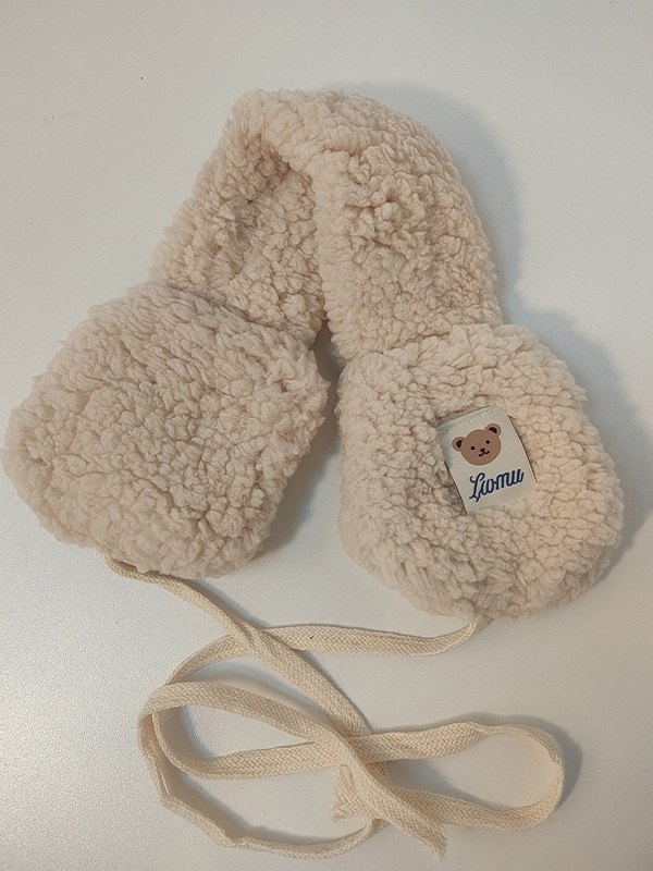 Orejeras cálidas de vellón con cordones-1