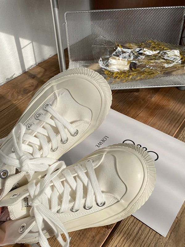 Sneaker alta con suela en contraste-2